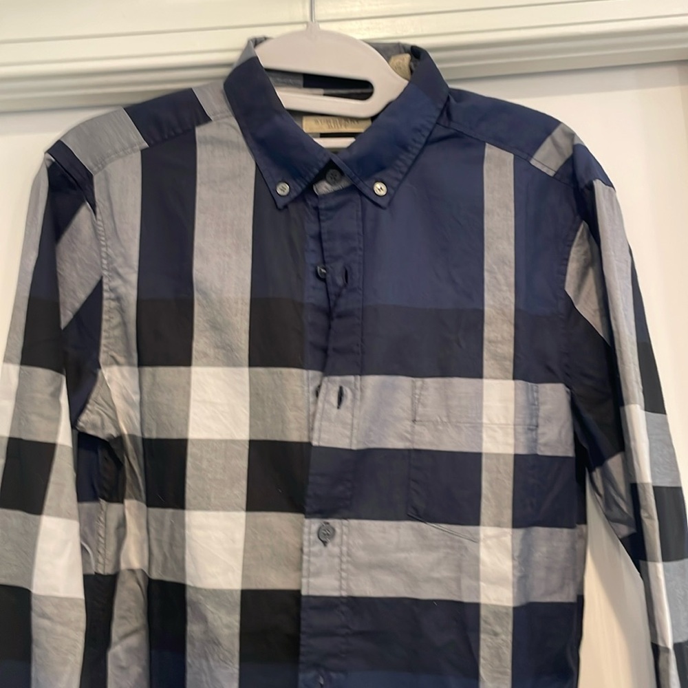 Burberry Men shirt extra small nwt